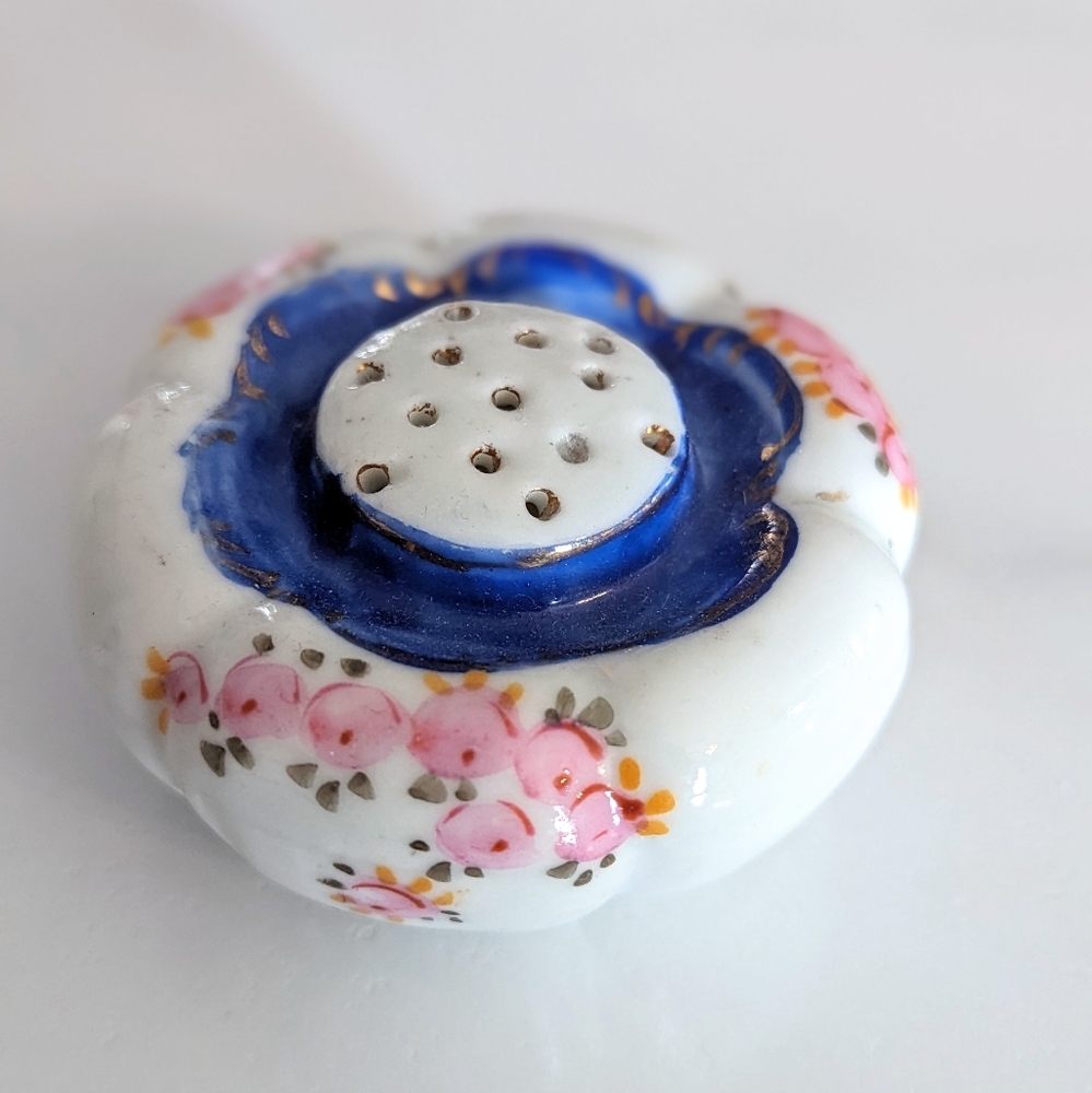 Vintage Hand Painted Cobalt Blue Porcelain Salt & Pepper Shaker (just the one)3"